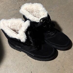 Serra Black Winter Boots with White Fur